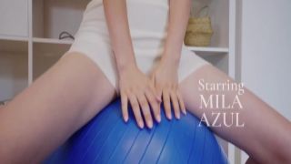 Mila Azul Work Out kala land wala sexy video
