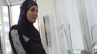 Tiny Tina Hot Muslim woman doing extra cleaning family comxxx